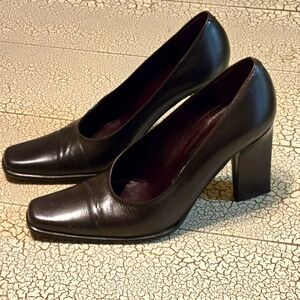 Martinez Valero Pumps